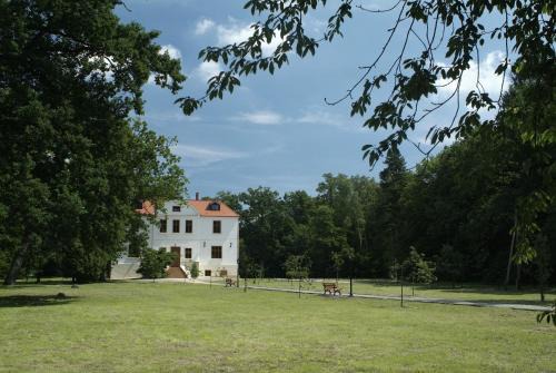 gmina Lubiszyn Resort | Pałacyk Łąkomin