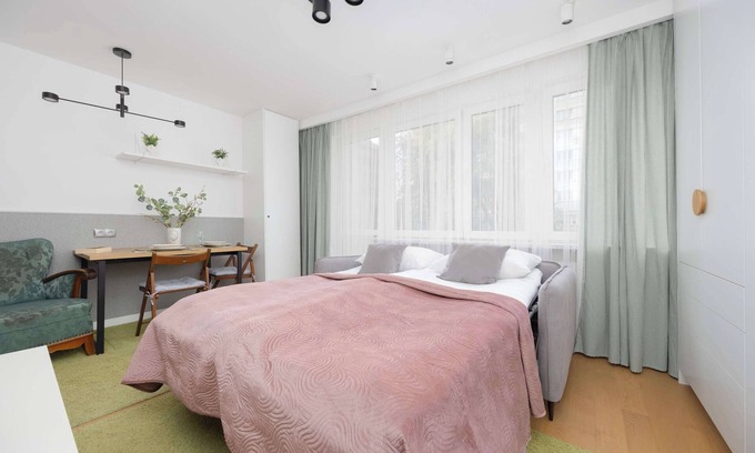 Centrum Apartment | Pańska 7 | Warszawa | Bright Studio with Balcony | Next to Metro