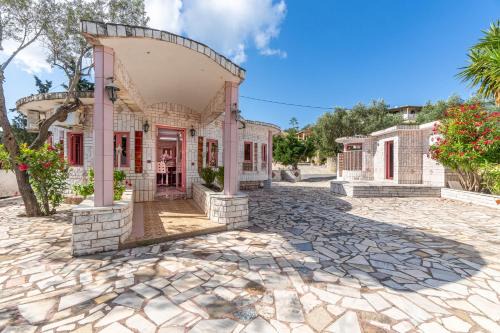 Gaios Apartment | Paco's Resort Barbie House