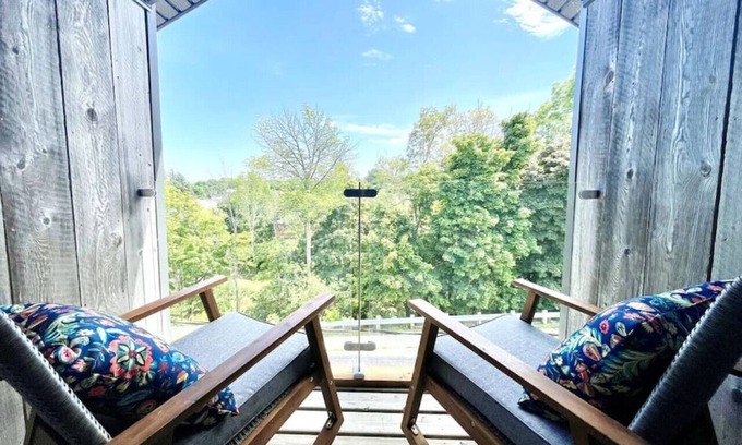 Meaford Apartment | "Paddle" at Hills Meaford