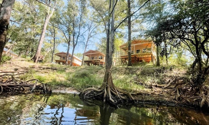 Jefferson Cabin | Paddlewhack Cabin 1-The Stern