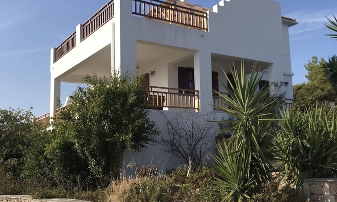 Alonissos Villa | PAGGIRI HOUSE ON ALONISSOS ISLAND. TRANQUIL SURROUNDINGS WITH SPECTACULAR VIEWS