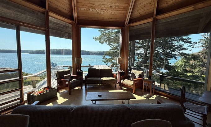 Stonington House | Painters Paradise - Rustic, Oceanfront Cottages