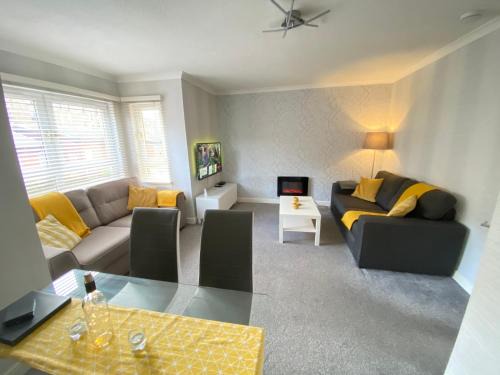 Paisley Apartment | Paisley Central Apartment #2