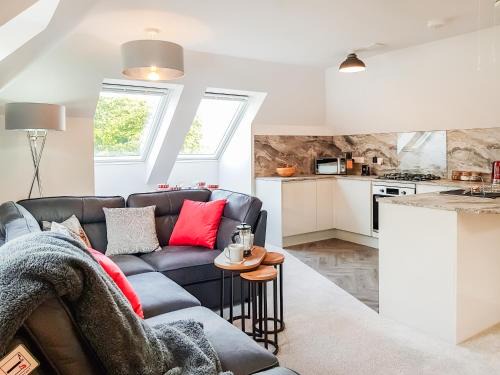 Falkland House | Palace View - Uk40569
