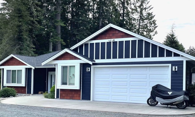 Regional District of Nanaimo House | Palatial 3bdrm/2bath Rancher in Qualicum Beach