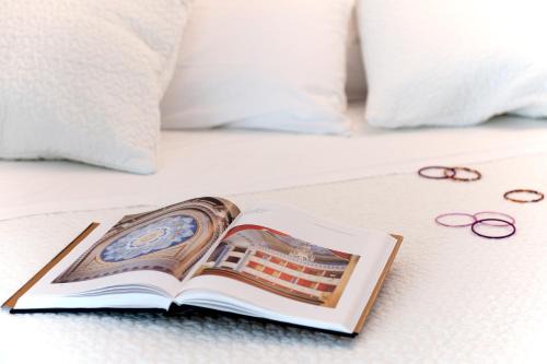 Corinaldo Bed & Breakfast | Palazzo Boscareto - suites di charme in centro storico - garage moto, box bici