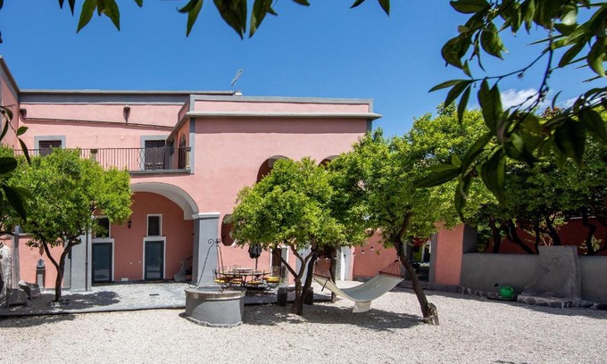 Mount Vesuvius - Pompei House | Palazzo d'Aquino