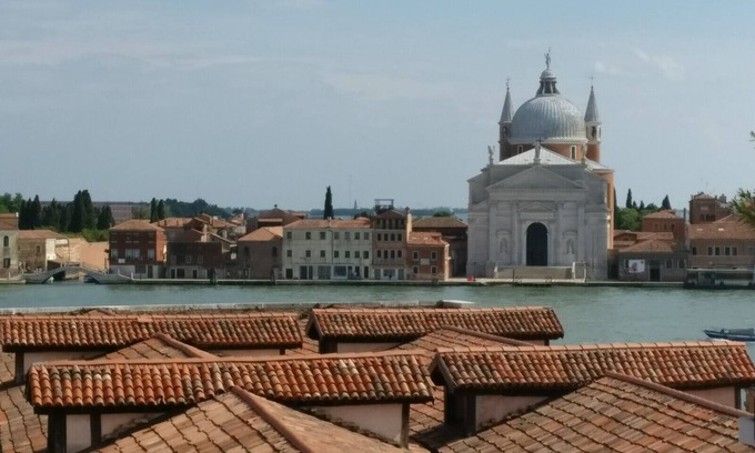 Isola San Giorgio Maggiore Apartment | Palladio terrace: elegant with spectacular view