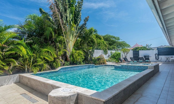 Palm Beach Villa | Palm Beach # 34 Suitable for 8 persons
