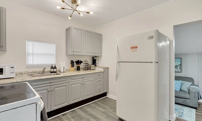Palm Beach - West Palm Beach Cottage | Palm Beach Bungalow Getaway