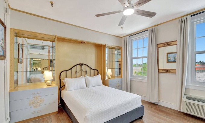 Palm Beach - West Palm Beach Apartment | Palm Beach Studio Steps To Beach