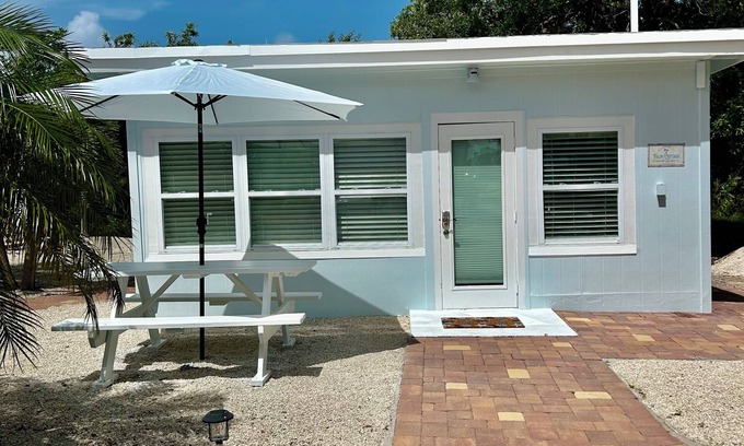 Summerland Key Cottage | PALM COTTAGE sleeps 4. Fall and Holiday season at Hidden Hammock.