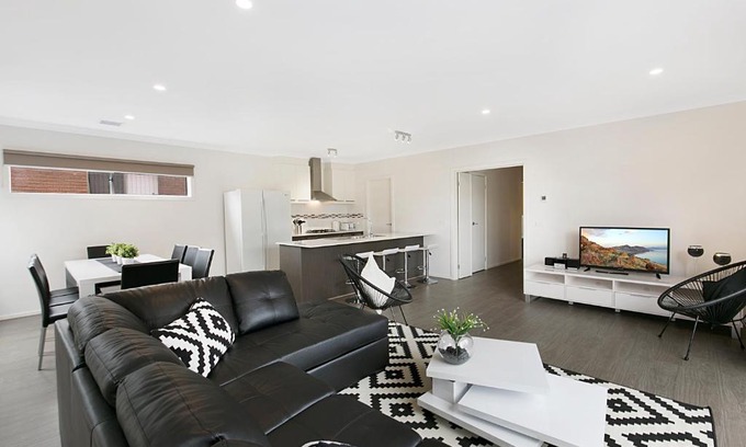 Dromana House | Palm Grove Beach House Dromana