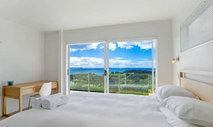 Ostend House | Palm Ridge near Onetangi & Palm Beach - Palm Ridge is a very well presented near new 4 bedroom holiday accommodation sitting on the ridge-line overlooking beautiful Palm Beach and way beyond. The views are stunning. This lovely, North facing, very w