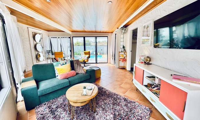 Coffs Harbour Villa | PALM SPRINGS – 2 BED + PRIVATE POOL – COFFS HABOUR