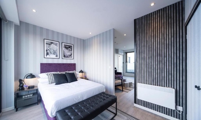 Farnborough and Crofton Apartment | Palm Tree House Apartments