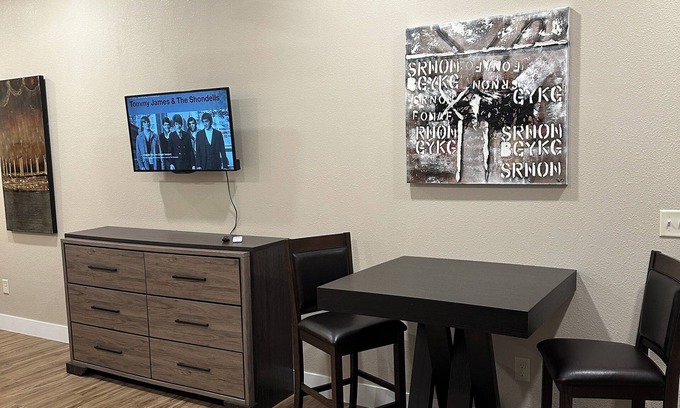 Grand River Apartment | Palmers Hideaway Best Value Studio in Prime Hunting Area