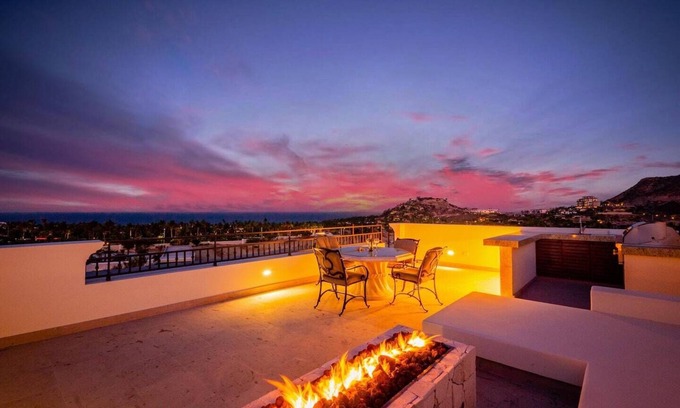 Palmilla Villa | Palmilla Dunes Luxurious Penthouse Condo w/Rooftop Terrace and stunning panoramic Ocean views, resort‑style pools, gym & courts (where available), near Palmilla Beach. AC, fast Wi‑Fi, parking. XCLUSIV app + text concierge