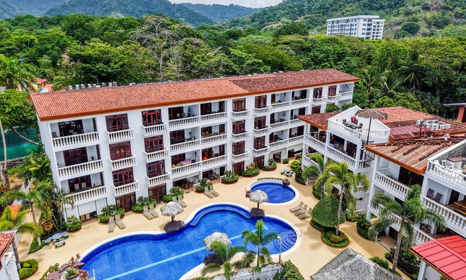 Cerro Plano Condo | Paloma Blanca Beach front Condo - Steps to the beach