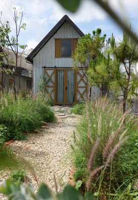 Phuong House | Pampas House