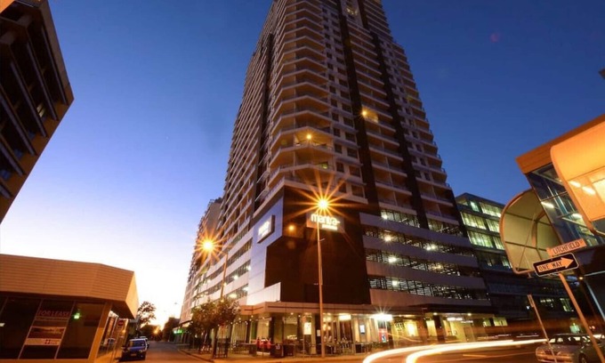 Darwin City Centre Apartment | Pandanas Apt 2 (10th floor, Pool & City views)