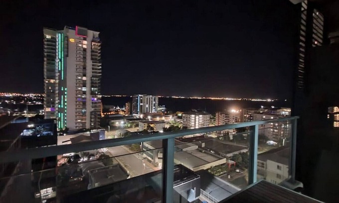 Darwin City Centre Apartment | Pandanas Apt 3 (Darwin CBD, Harbour views)