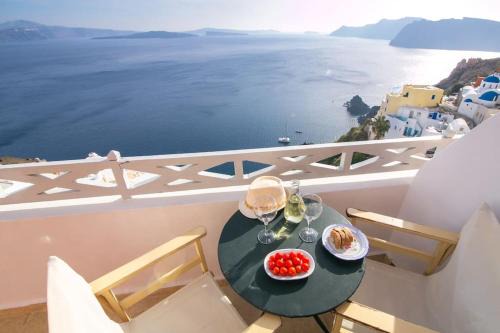 Oia House | Pano Meria Venetian Style Studio I