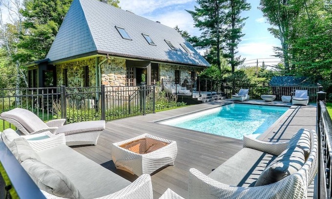 Sainte-Ann-des-Lacs House | Panorama CITQ 296502