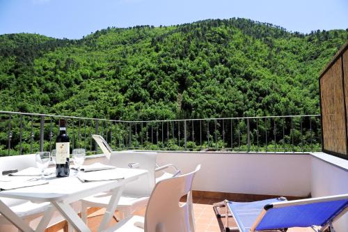 Pigna Apartment | Panoramic Apartment with Balcony and Terrace