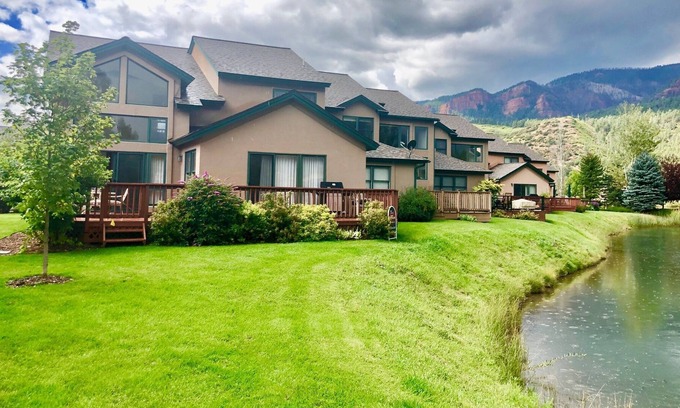 Dalton Ranch House | Panoramic Mountain Views, Stream in the back, on the Golf Course! A/C, Hot Springs!