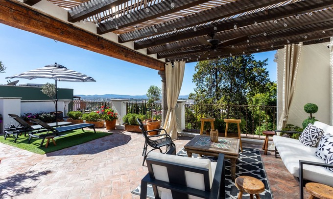 Zona Centro House | Panoramic Paradise 3BR Overlooking SMA