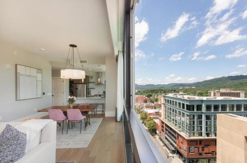 Downtown Asheville Apartment | Panoramic Pack Square