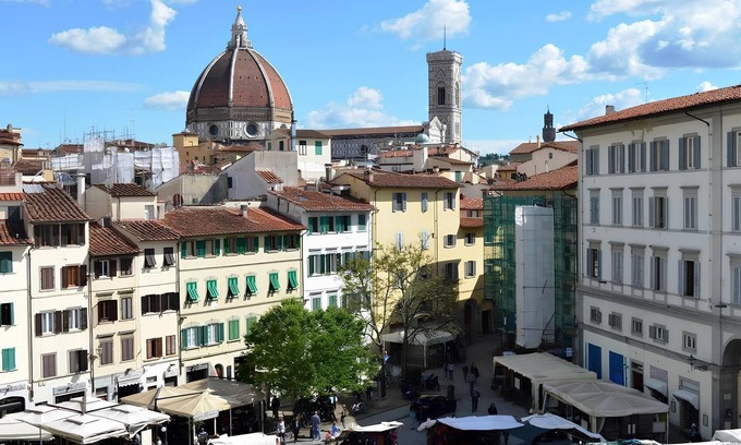 San Lorenzo Apartment | Panoramic Suite near Duomo and Station