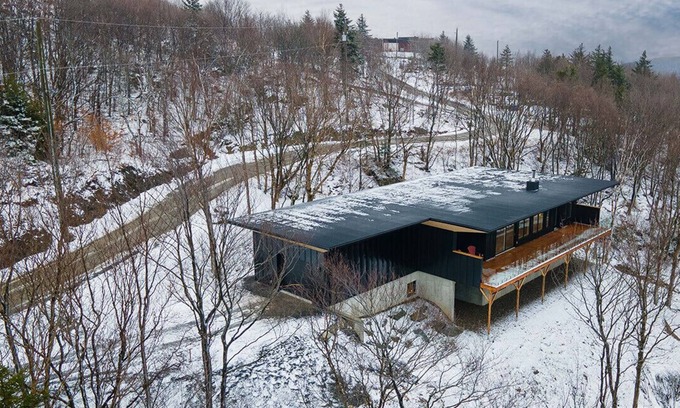 Saint-Etienne-De-Bolto Ski Chalet | Panoramic view of the mountains and Brome Lake - La Cime
