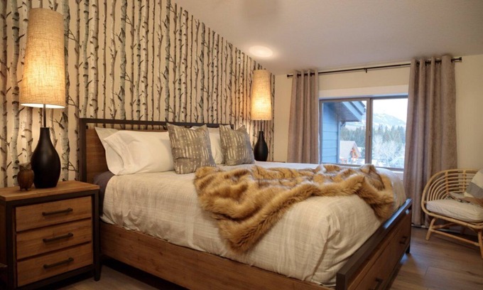 Canmore Condo | PANORAMIC VIEWS TO BANFF NATIONAL PARK | TWO STOREY PENTHOUSE | WINTER ON SALE