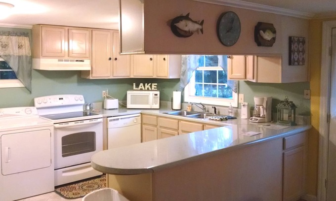 Cordele House | Papas Paradise, child friendly, close to Marina, Waterfront