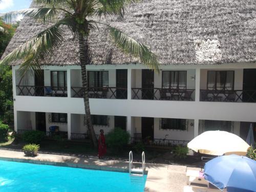 Bamburi Hotel | Papillon Garden Bar Villas