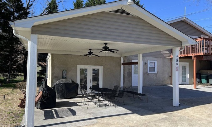Bluff City House | Pappaw's Fishing Pad #2