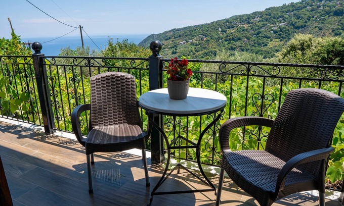 Agios Dimitrios House | Paradeisos Double Room with Balcony (2)