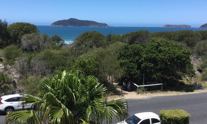 Hawks Nest Apartment | Paradise by the Beach