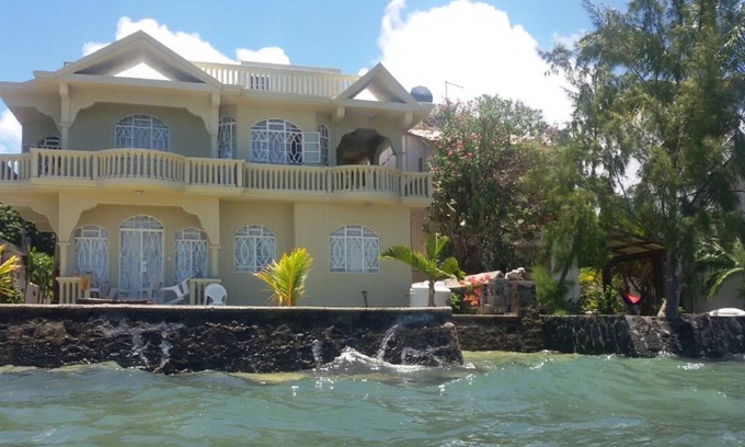 Mahebourg House | Paradise by the sea - near the beautiful beaches
