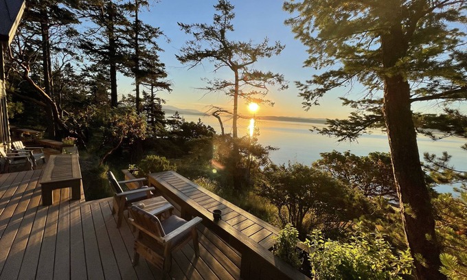 Friday Harbor House | Paradise found at the water’s edge on San Juan Island