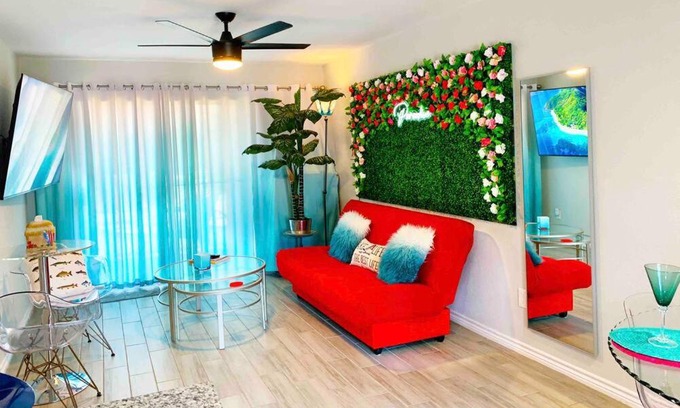 Walden on Lake Conroe Apartment | Paradise* King Bed, Cozy Quiet Condo, Golf Pool Lake, Ideal for Longer Stays!