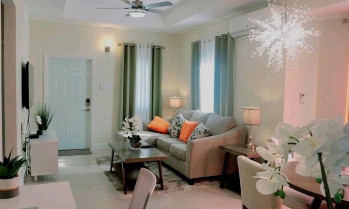 Lucea House | Paradise Oasis at Oceanpointe - pool and free parking