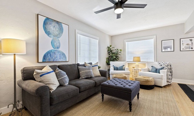Lake Worth Cottage | Paradise on Palmway 3/2 Cottage Walk to the Beach