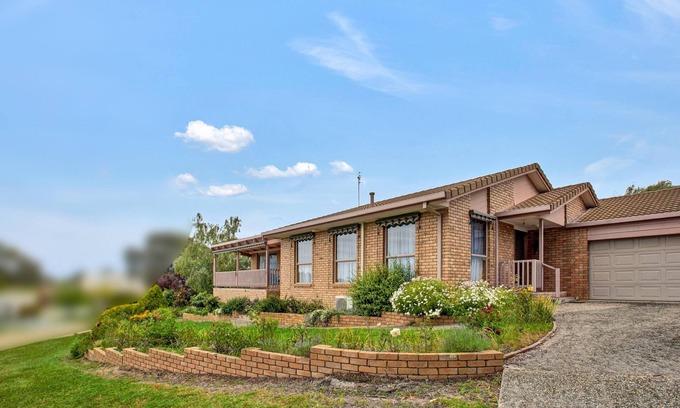 Paynesville House | Paradise on Sheerwater: Enjoy every amenity you need for a relaxing holiday