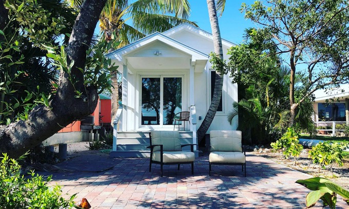 Naples Cottage | Paradise on the Bay