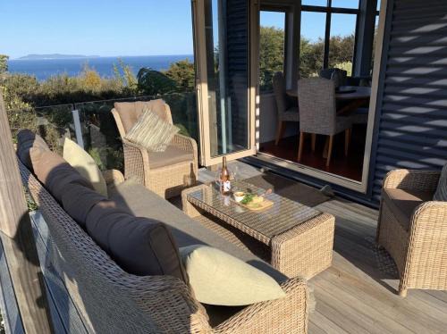 Tuateawa House | Paradise on the Hill ~ Tuateawa