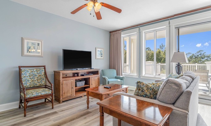 Baytowne Wharf Condo | "Paradise Palms" #2316 - 1 Bedroom w/Huge Balcony